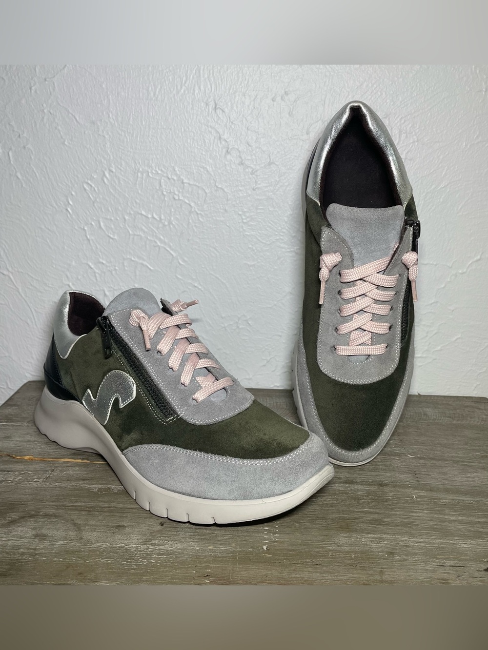 Piesanto Women’s 7.5 Suede Sneaker Gray Green Pink Silver Comfort Made in Spain